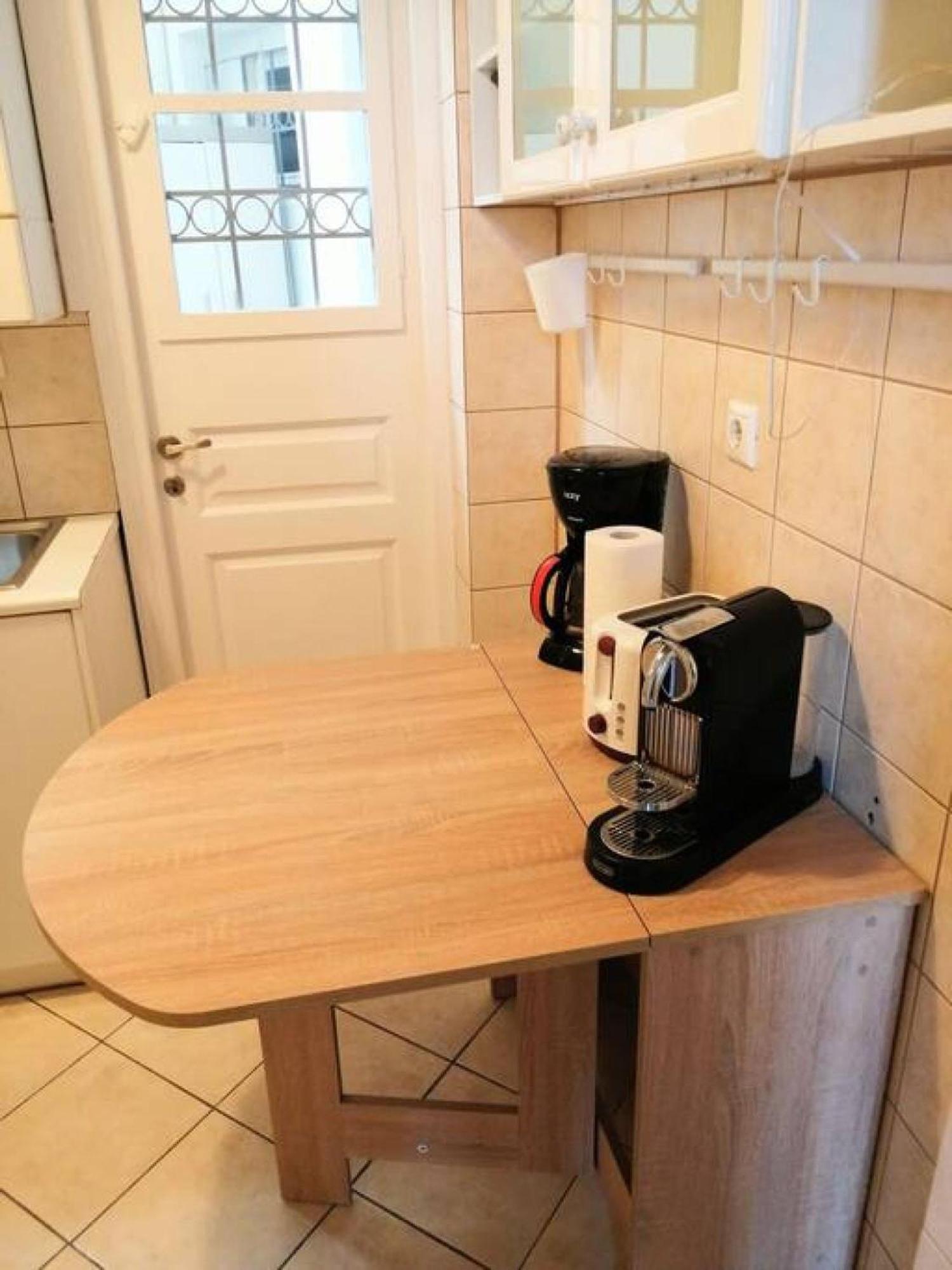 Elegant Apartment Under The Acropolis เอเธนส์ ภายนอก รูปภาพ